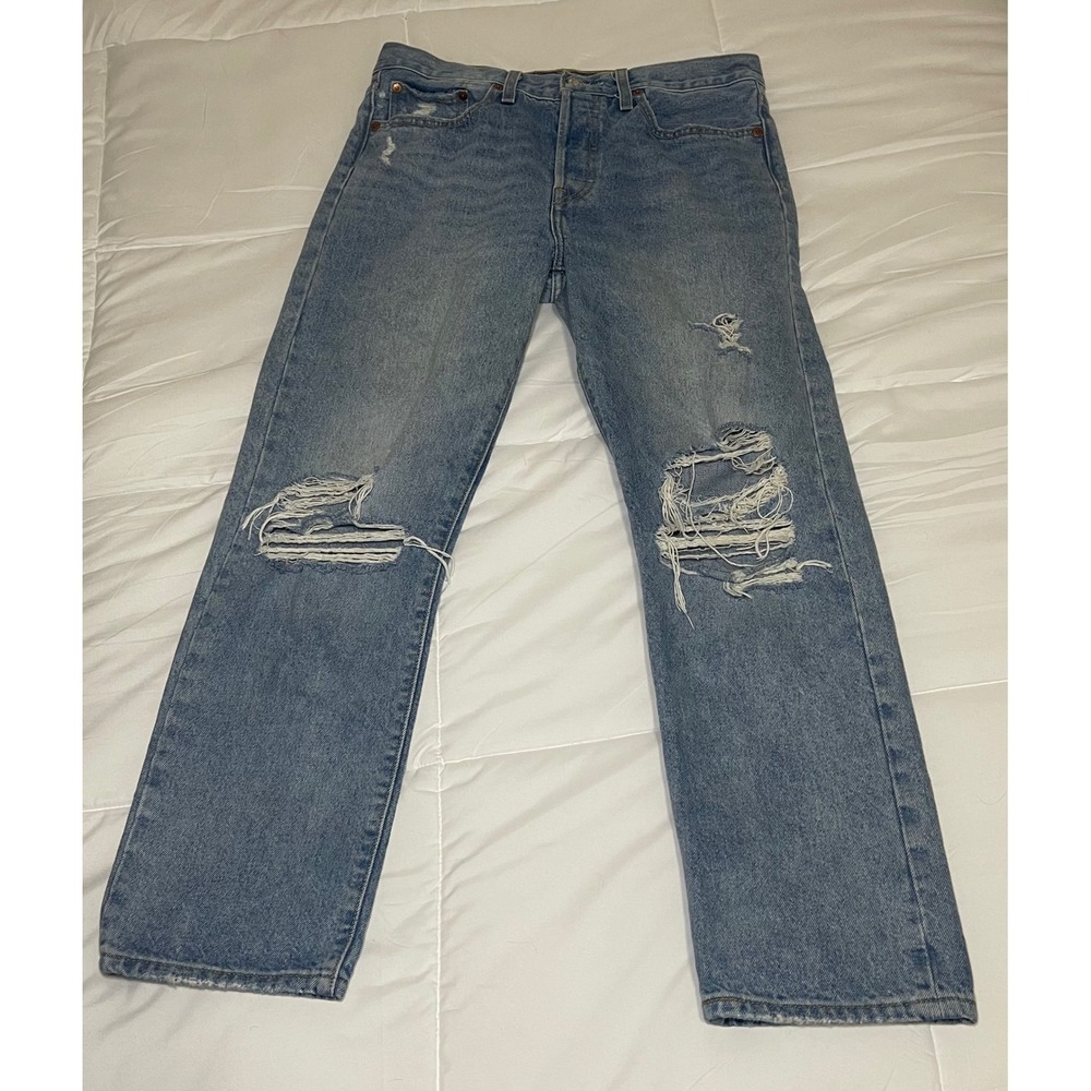 Levis Premium Wedgie Straight Distressed High Rise Jeans Light Wash Blue Size 30